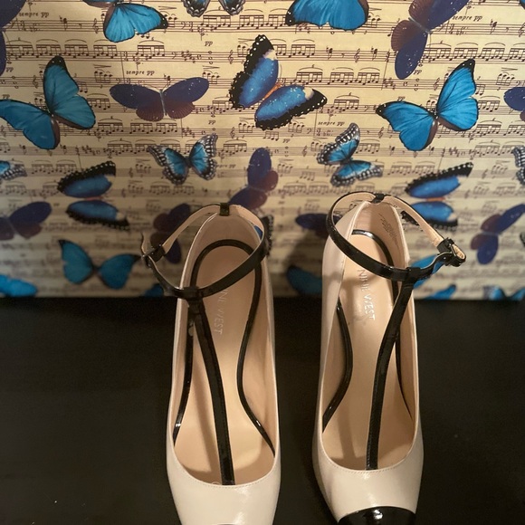 Pop of Black:Pop of Color - Picture 2 of 4